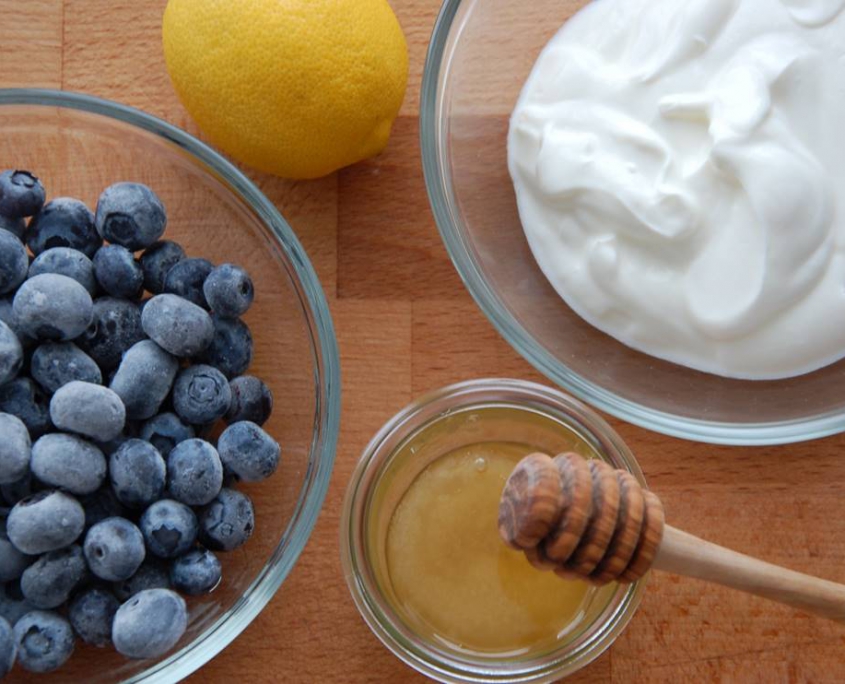 Einfache Honig Vinaigrette für deinen Salat - Frombee